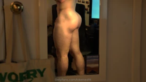 Who wants to see more of these cheeks