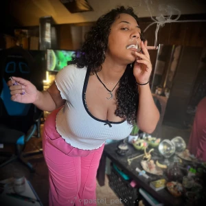 I love smoking weed happy tuesday lt 3 don t look at my altar it s