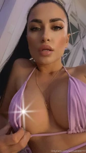 Good or bad girl mmmmmm i know the answer touch my hot body run your