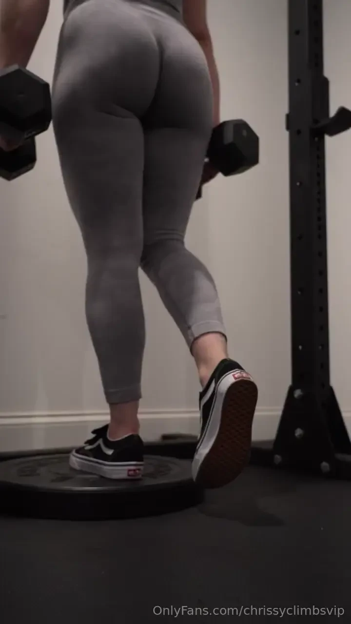 Dictionary definition alien booty - a gluteus maximus that is is so 