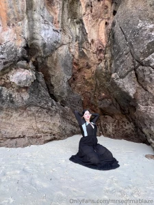 Goth mermaid dm me this sunday if you want the weekend offers i have