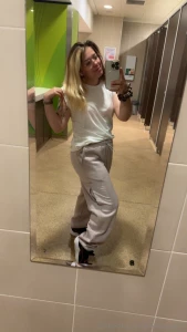 Outfit i wore and i only ended up getting some cute pink joggers so part 2