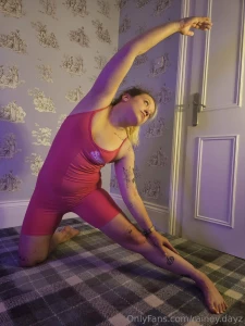 I don t like my face or body in these but some night time yoga enjoy part 4
