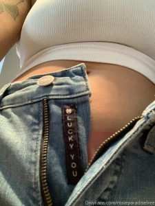 Subscribe to my vip account to watch me take everything off http