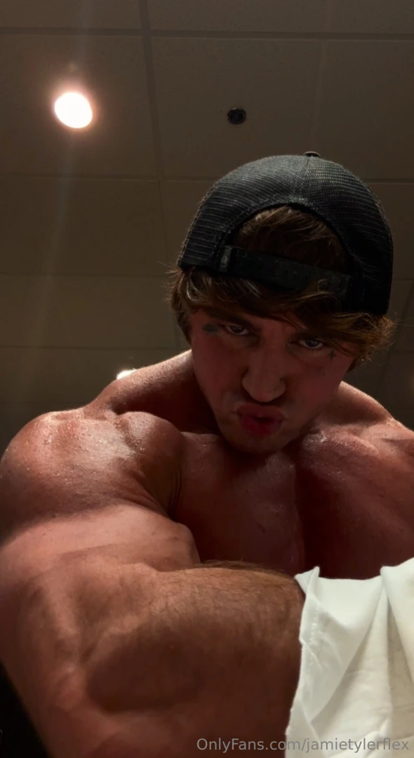 Over 20 mins in the dms 3 shirt rips big sexy flexing just getting the part 5 