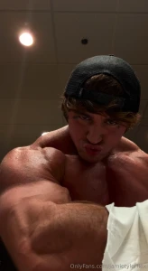 Over 20 mins in the dms 3 shirt rips big sexy flexing just getting the part 5
