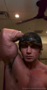 Over 20 mins in the dms 3 shirt rips big sexy flexing just getting the part 2