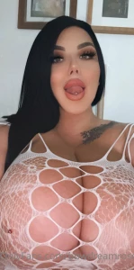 Oceni mi sise od 1-10