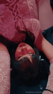 Mi t o me suele obligar a vestir lencer a y tomar fotos metiendome part 2