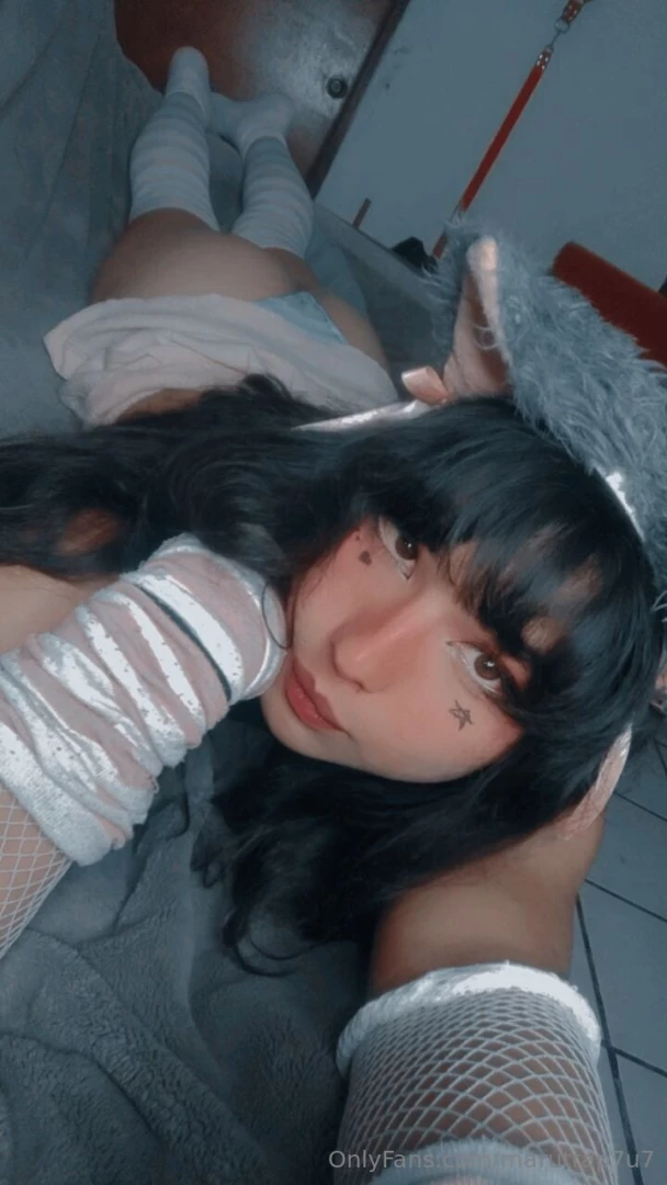 Imagina que sos m t o y me haces vestir as mientras estamos solos 