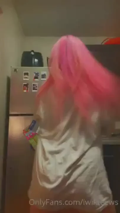 Dance freely with me 