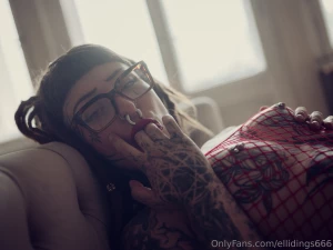 Hey babe here s part two of the red web suit and the best part of this part 1