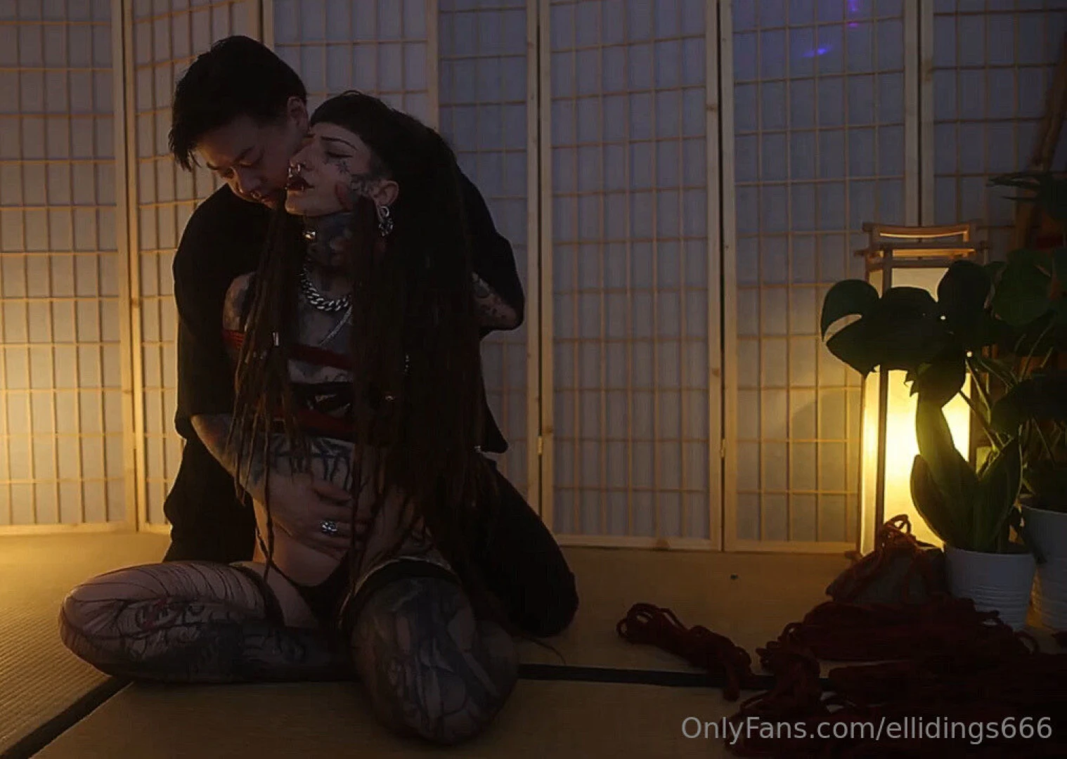 Hey babe i have a full shibari session for you you wanna see it 