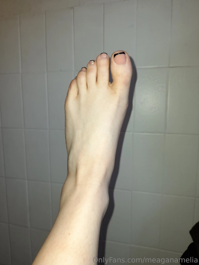 Selfie mani-pedi day this is the after 