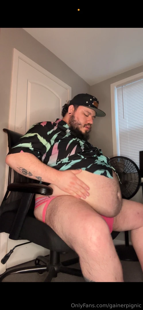 A generous feeder sent me pizza and wings new video coming out part 7 