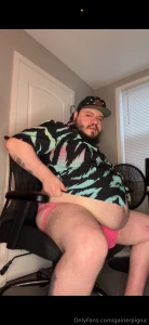 A generous feeder sent me pizza and wings new video coming out part 2