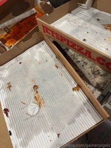 A generous feeder sent me pizza and wings new video coming out part 1