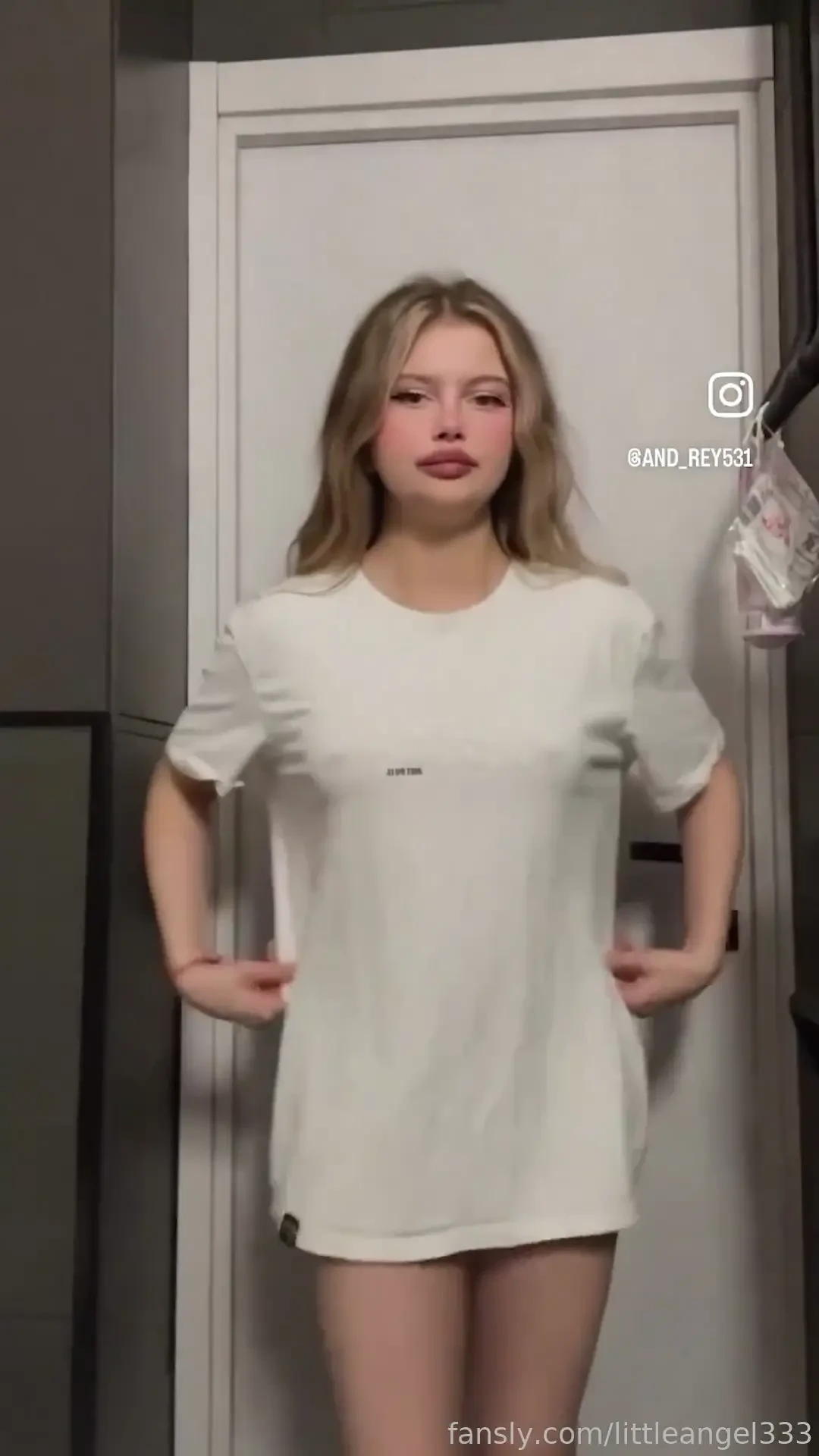 Looks like my shirt decided to hide nothing today any objections 18 