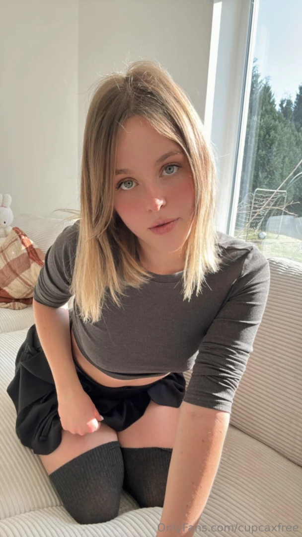 Hey ich bin cup dein neues kleines lieblingsspielzeug ich seh 