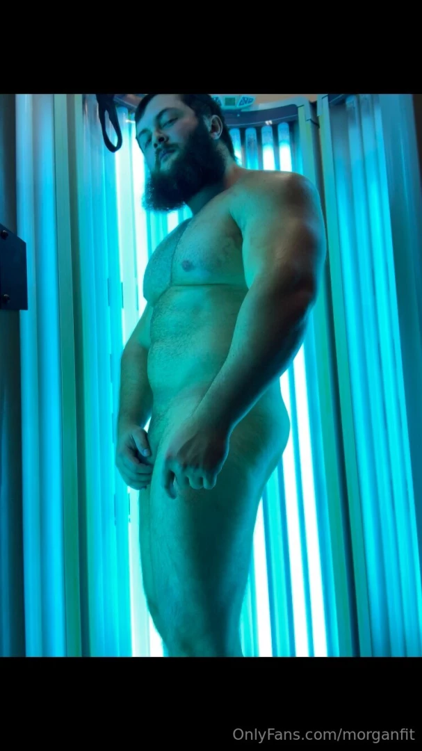 Photo in the tanning bed and me playing with myself in the tanning bed part 1 