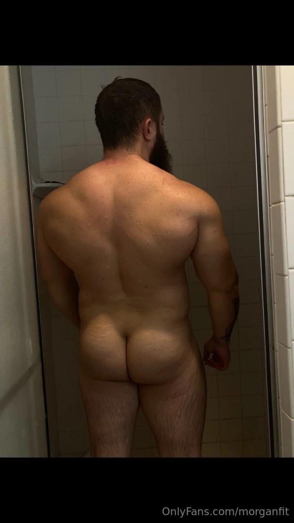 I m all done with my shower little tight in here do you think you ll 