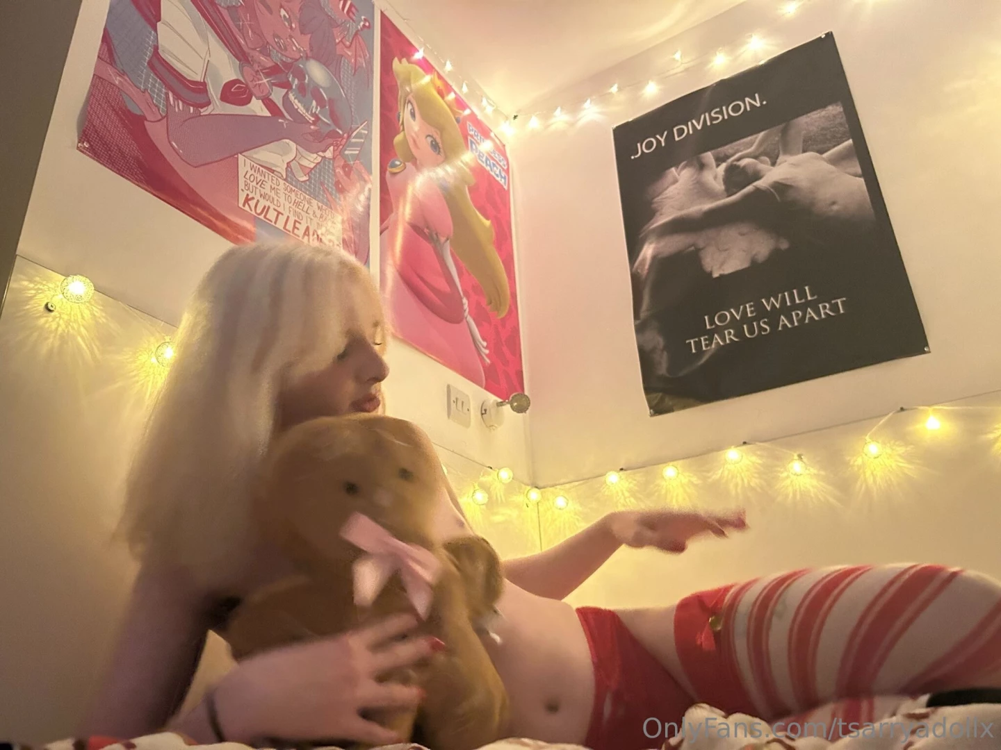 Catch me lying on your bed like this how u reacting part 1 
