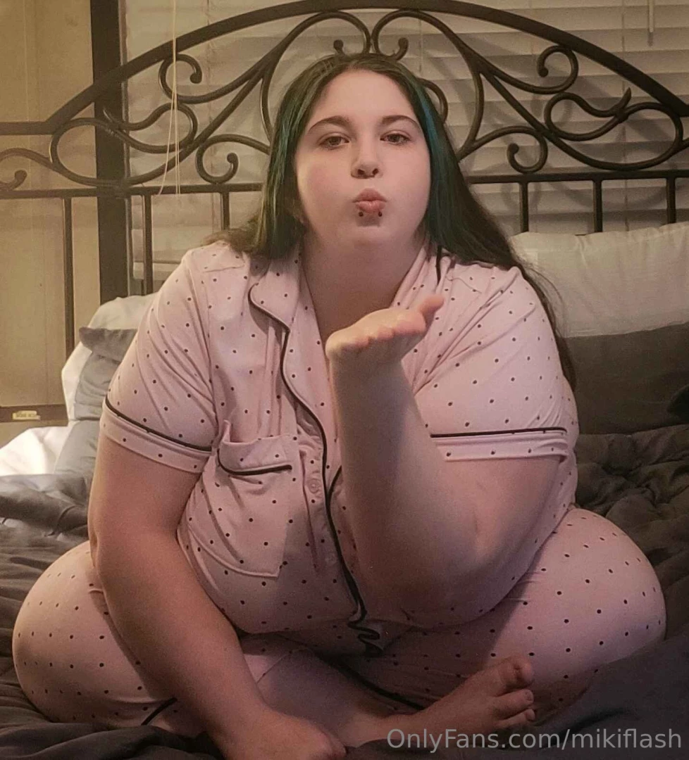 If we had a sleep over would you have some fun with me 