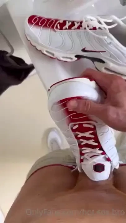 Casual cum video with my new nike tn 