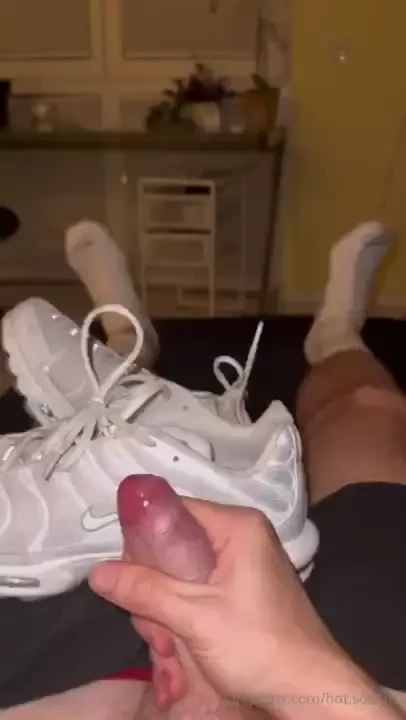 Edging myself and cumming on my tn 