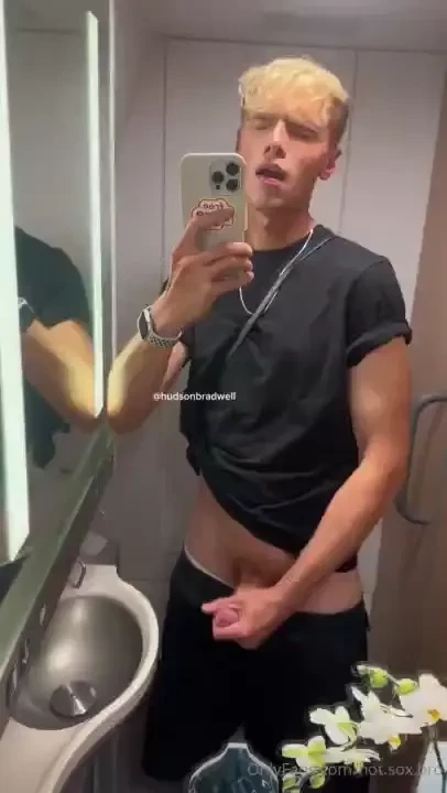 Came so hard in the train today 