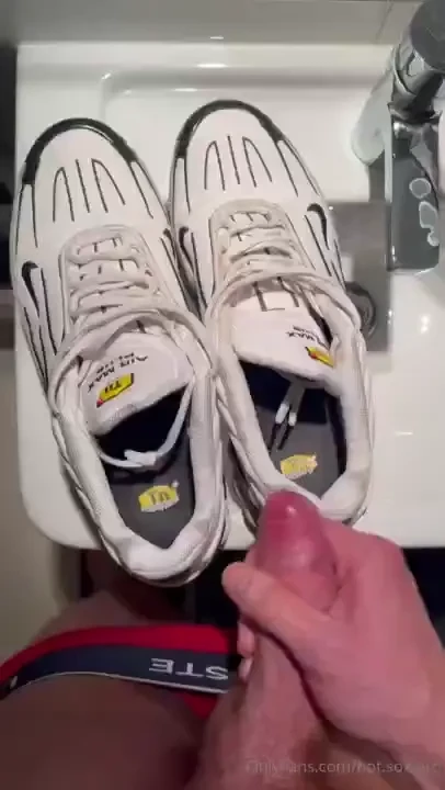 Just cumming on my fav tn 3 