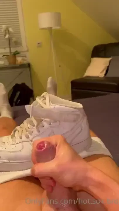 Cumming on my af1 yesterday was soooo horny bcs i got some compliments 