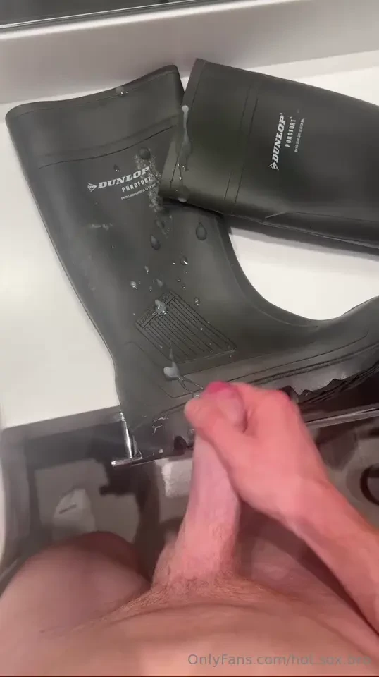 Huge gunshot my friend asked me to cum on his boots this is the 