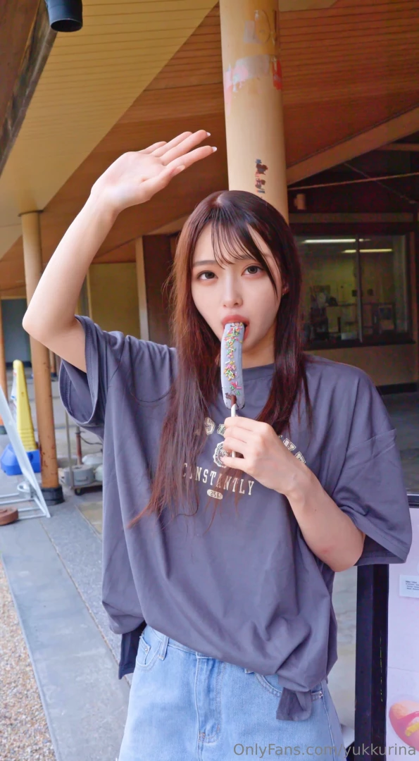 This is how i eat a chocolate banana 