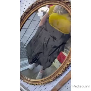 This is suppose to be knee length lol