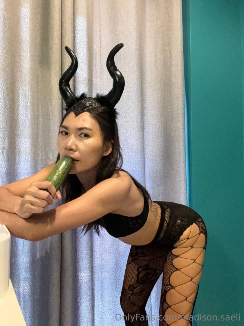 I think i need to go to the doctor i play with my pussy 3-6 times part 1 