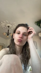Idk maybe i m just stoned at the nail salon