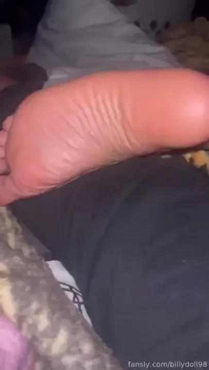 Sleepy sleepy feet part 1 