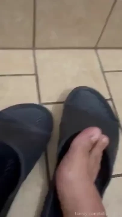 Moms wants you to lick her dry soles clean and moisturize them only 