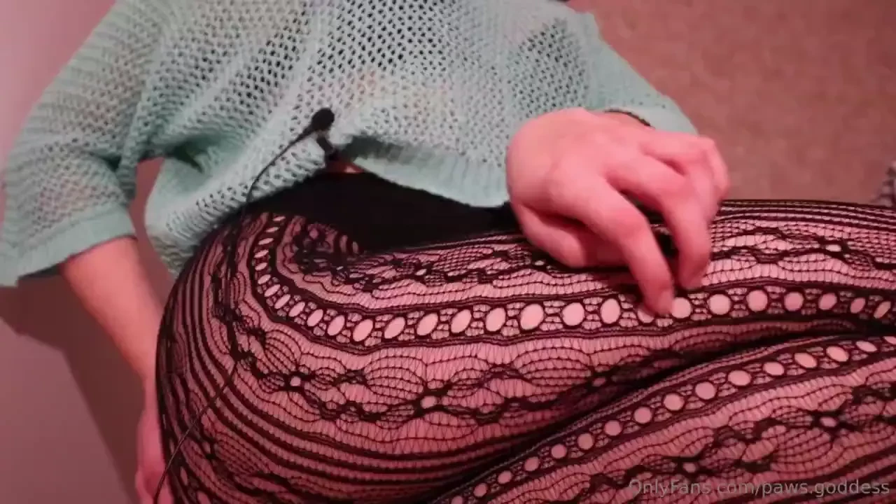 Making my self cum in my fishnets 