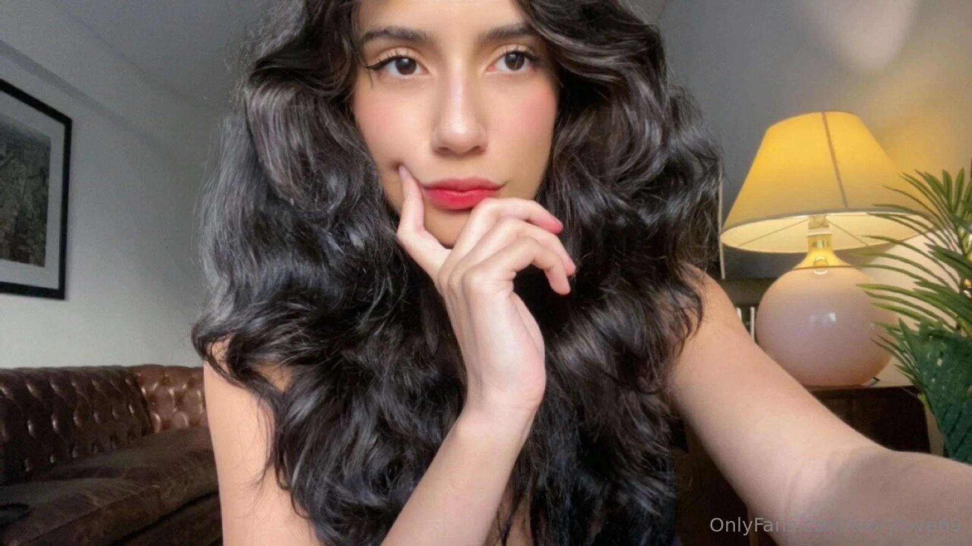 If you want to make a video call and masturbate together live send me 