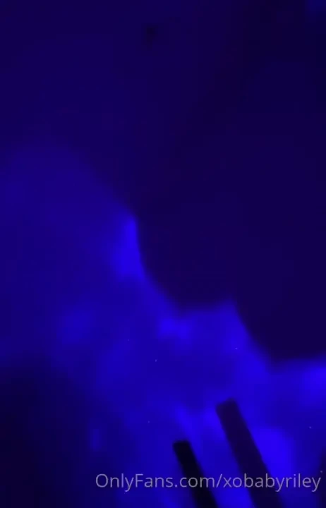 Play with your shadow 