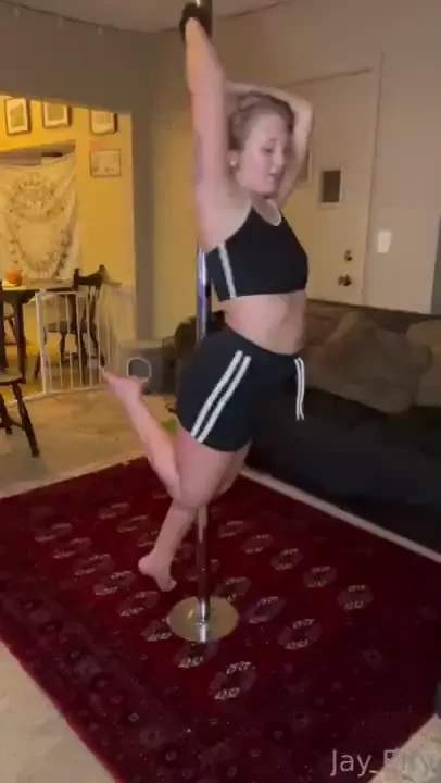 You like the way my ass fits the pole in between my cheeks or nah 