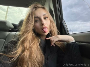 Sitting on the back seat of a cab i feel like a real businessman soft