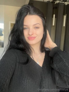 Do you like girls with dark hair and light eyes