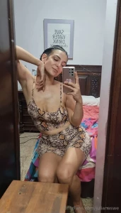 V ntar p dig framf r spegeln