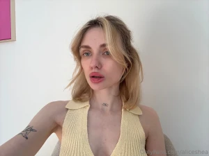 Today i just freaked out and cut my own bob with kitchen scissors you part 1