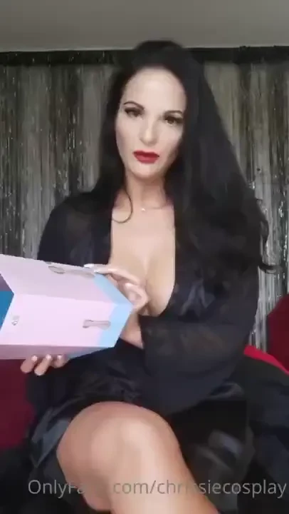 Who wants to see me use this on my clit and 