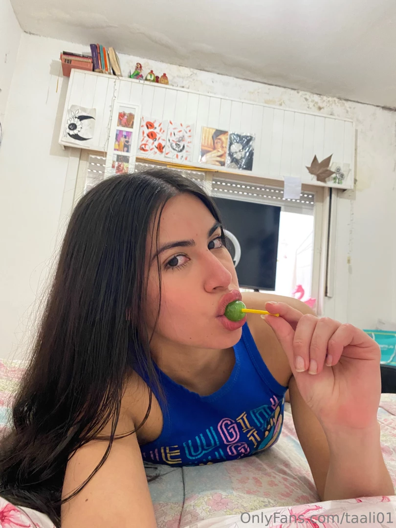 I m waiting for your lollipop 