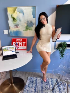 Come sell ur home with me in this outfit i look competent enough for part 1